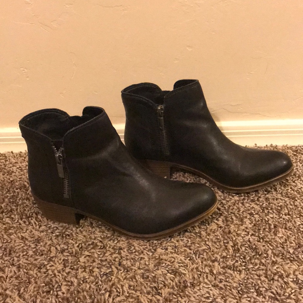 Beautiful Lucky Brand booties! 😍☘️